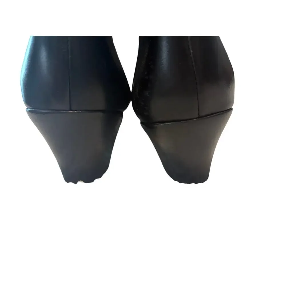 Munro American Black Leather Ankle Boots Buckle Detail Side Zip Comfort Size 7.5